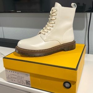 Doc Marten style boot!